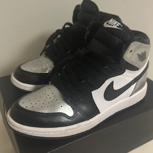 Air Jordan 1 Retro High OG 
PS Size 1.5
'Silver Toe
Preowned excellent condition